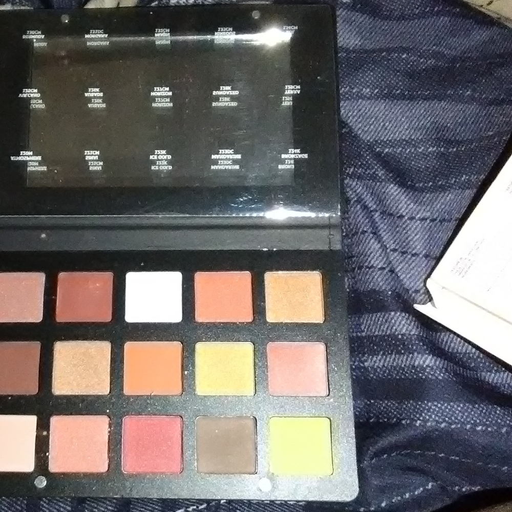 Makeup - Picture 6 of 6